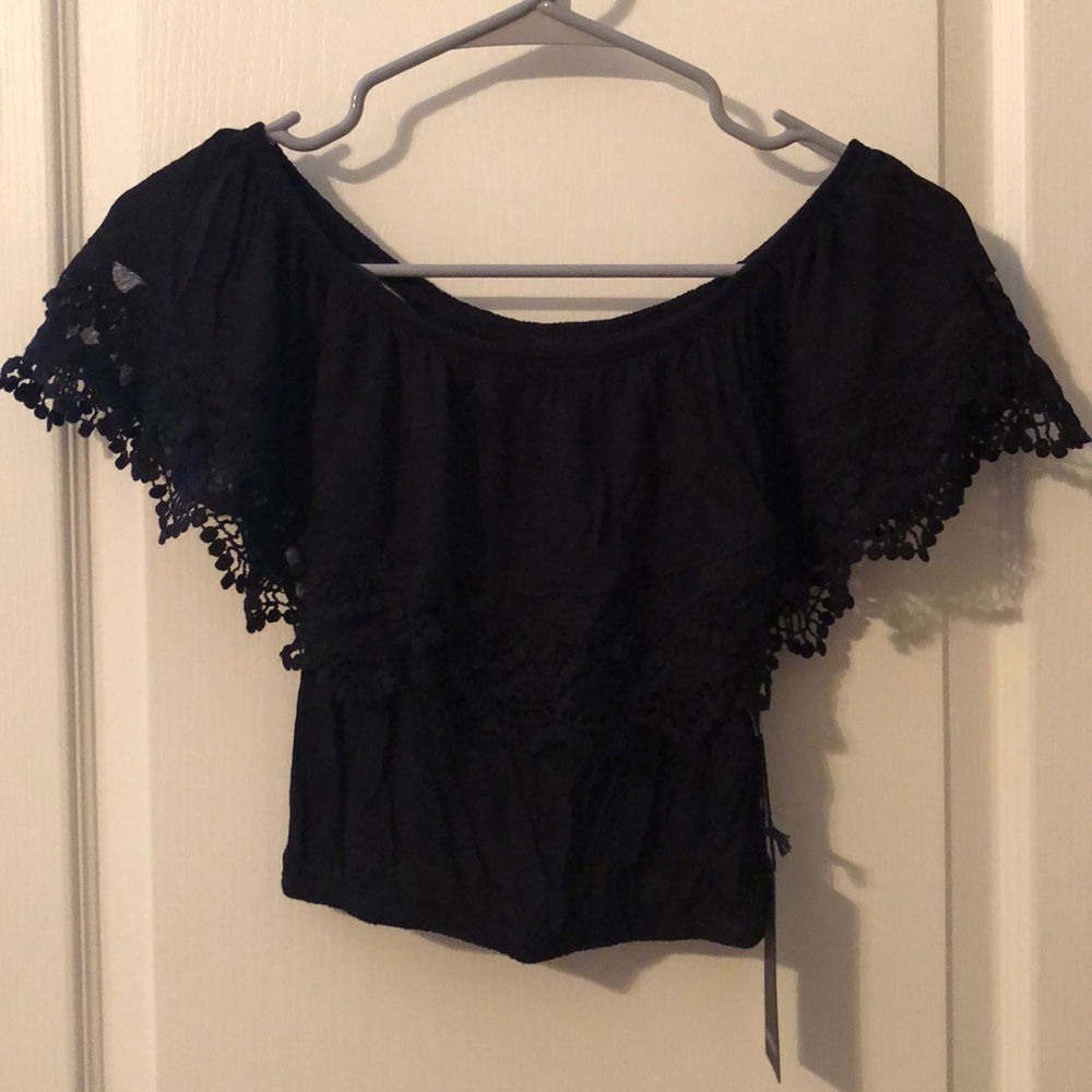 Off the shoulder, crop top Sz S. NWT